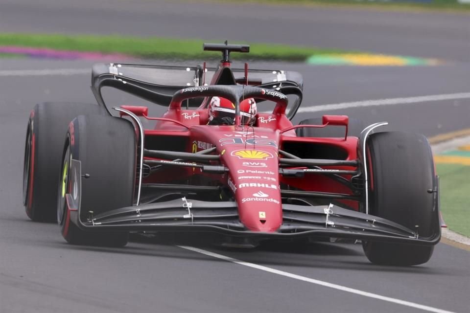 Charles Leclerc registró el mejor tiempo en el segundo ensayo en Melbourne.