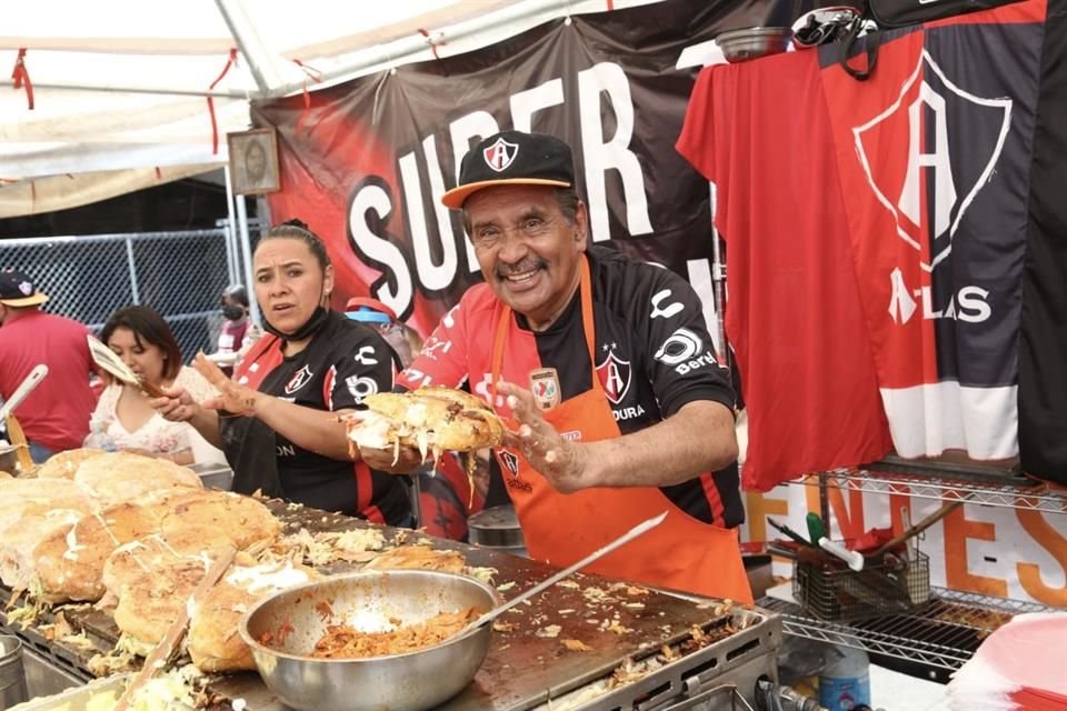 Salvador Sáenz, fundador de Súper Tortas Lokas y Kalientes.