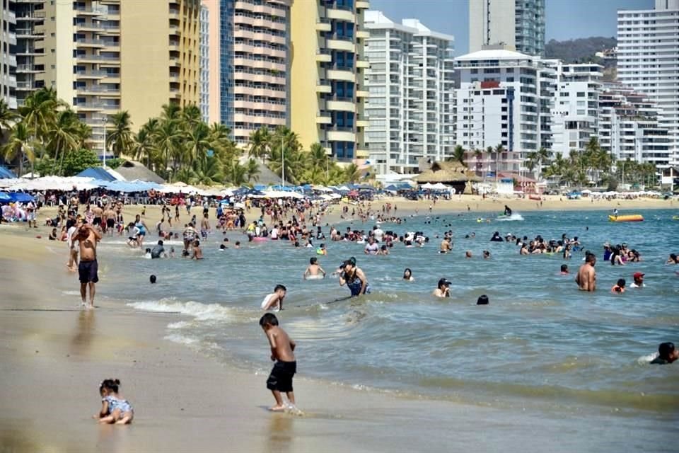 Playas con turistas.