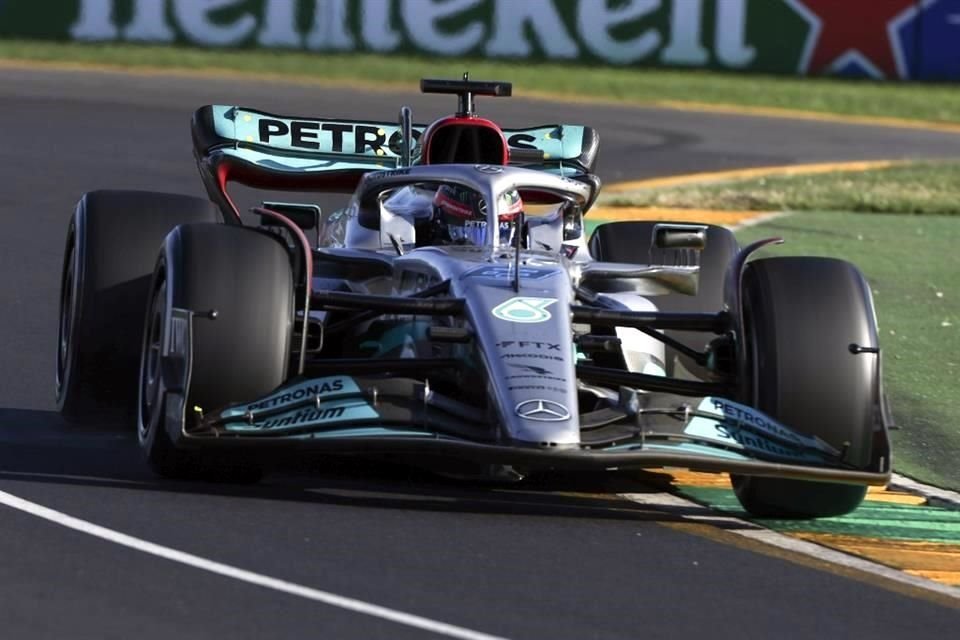 Mercedes sí estuvo en el podio, pero gracias a George Russell.