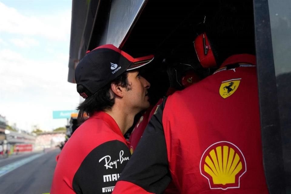 Carlos Sainz tuvo que irse de la competencia en la vuelta 2.