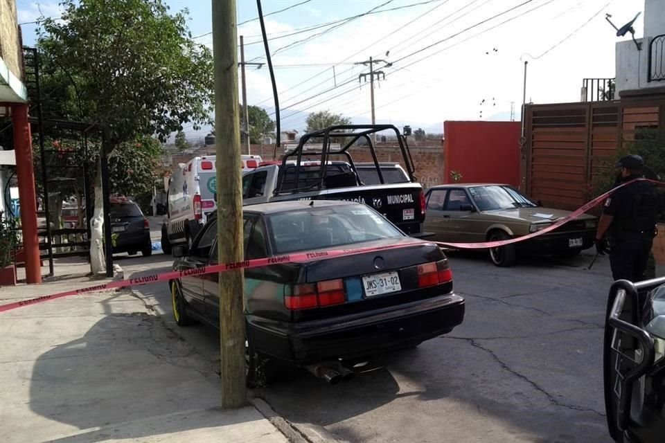 Hombres armados a bordo de un vehículo asesinaron a balazos a dos personas, en la Colonia Las Juntitas, de Tlaquepaque.