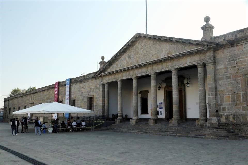 En el Instituto Cultural Cabañas, antes de abrirse la casilla -a las 8:00 horas- ya había fila.