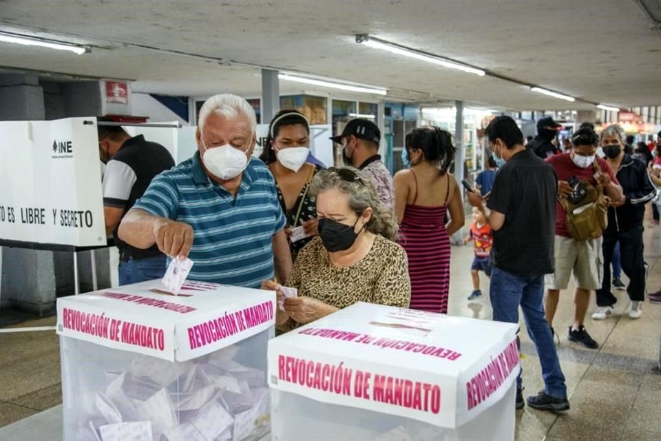 Urnas instaladas en la Central Vieja registraron afluencia moderada.