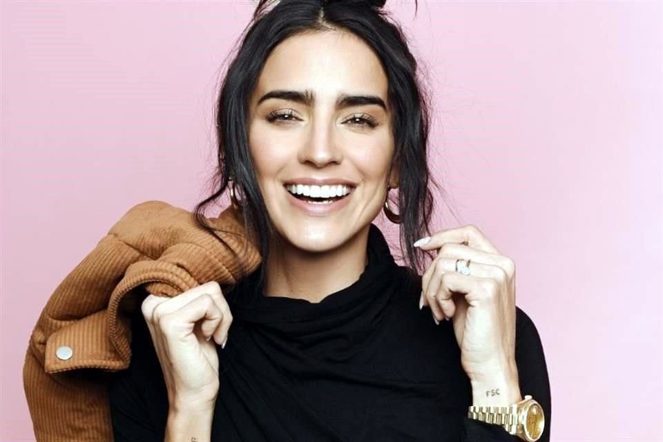 La productora de Salma Hayek, Ventanarosa, arrancó este martes en la CDMX el rodaje d ela cinta de comedia 'Quiero Tu Vida', para ViX+. Bárbara de Regil (en foto), forma parte del reparto.