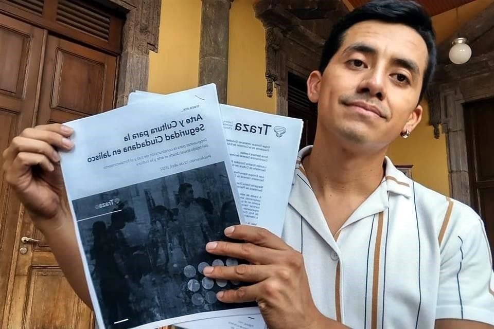 Rafael Paredes llevó cartas a la Secretaría de Cultura para que recuerden sus compromisos del programa Mil Días por la Seguridad Ciudadana.