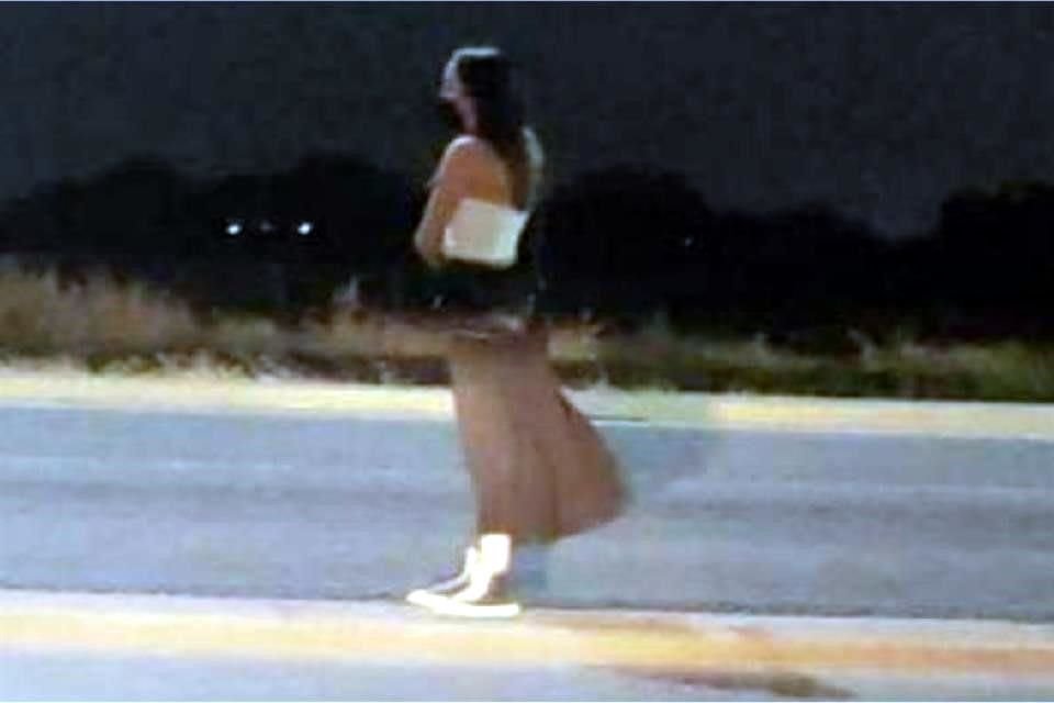  ¿Dónde está? Debanhi Escobar, de 18 años, fue vista por última vez a la orilla de la carretera a Laredo, cerca de la Colonia Nueva Castilla, en Escobedo. Ahí la abandonó un chofer. Es una de las 22 mujeres reportadas como desaparecidas en Nuevo León en el último mes. 