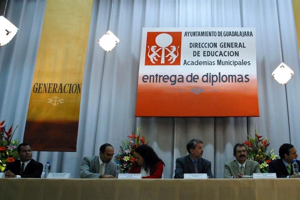 Quienes quieran acceder a créditos deben tener el certificado de egreso de algún programas de Zapopan, como el de Academias Municipales.