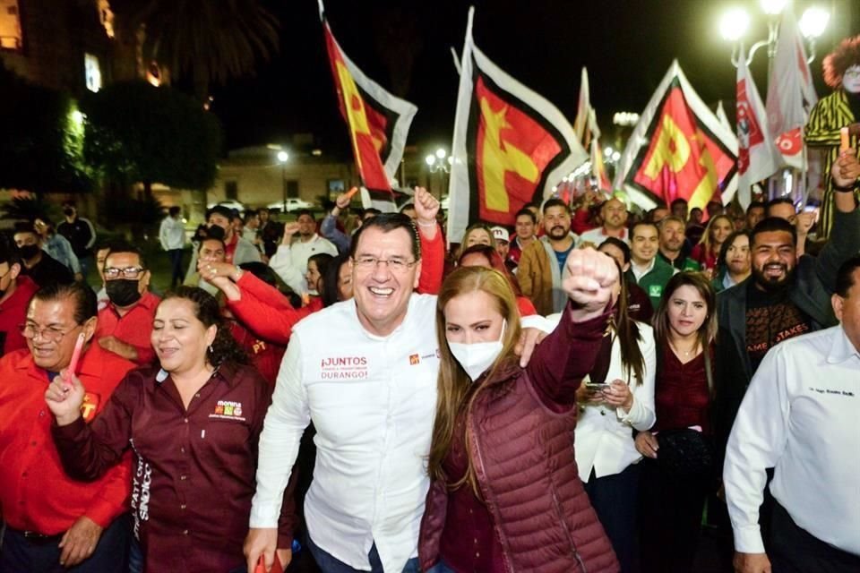 Vitela con el candidato a la Alcaldía de Durango, Gonzalo Yáñez.