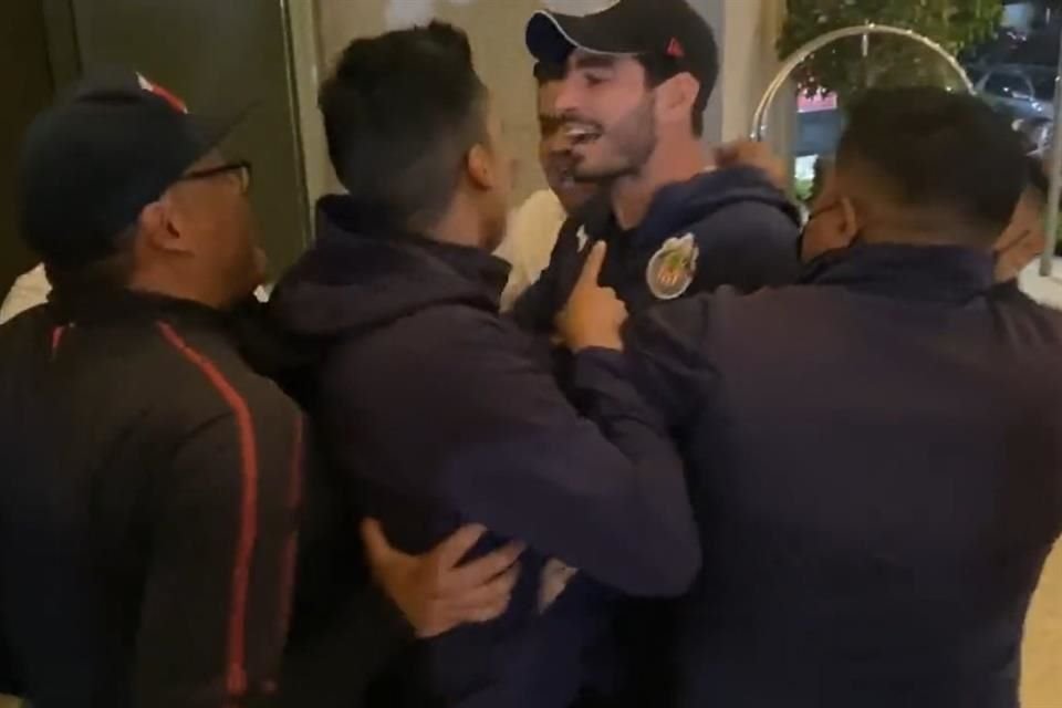 Briseño fue encarado por algunos seguidores rojiblancos.