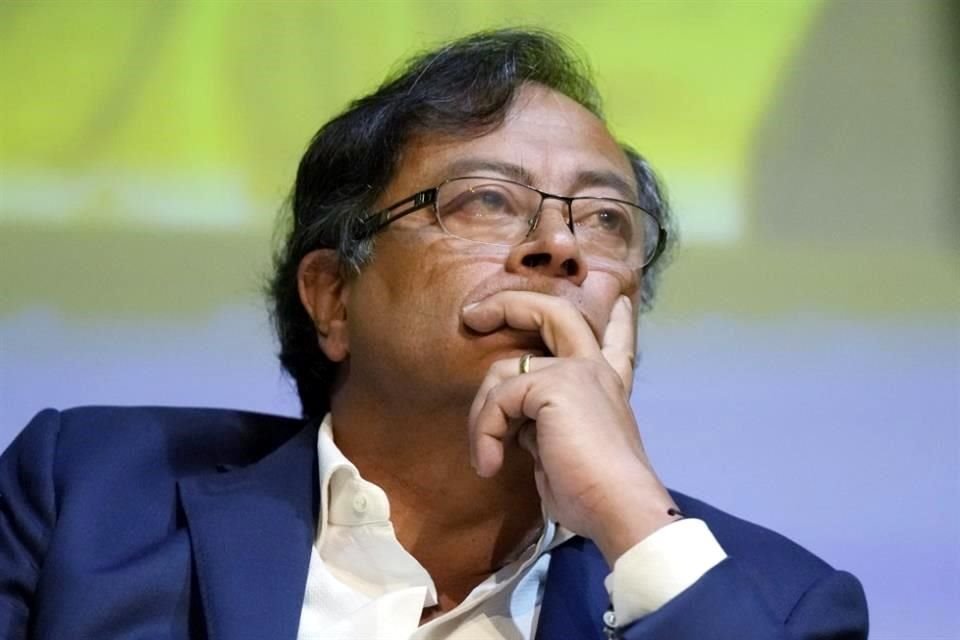 El ex guerrillero Gustavo Petro lidera las encuestas para las elecciones presidenciales de mayo.