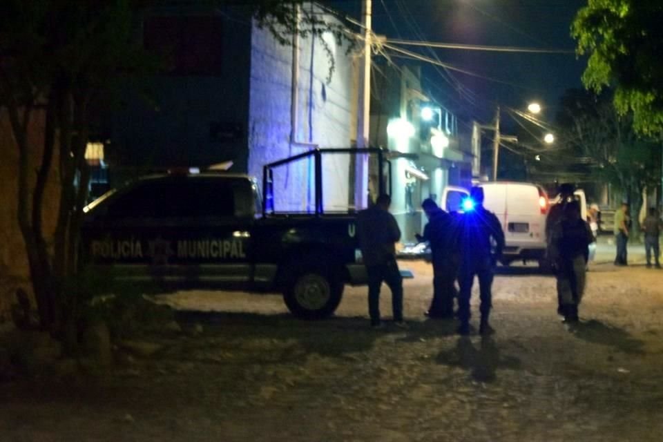 Una pareja salió de casa para ir de compras, pero al volver encontraron a su hijo asesinado, en la Colonia El Vergel, en Tlaquepaque.