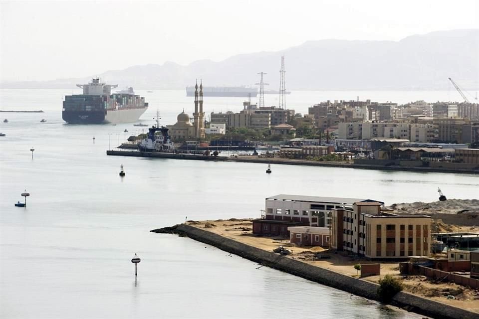 El convenio de Maersk une fuerzas con la Autoridad General para la Zona Económica del Canal de Suez.