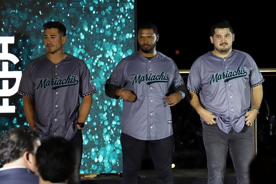 Uniforme de visitante de los Mariachis de Guadalajara.