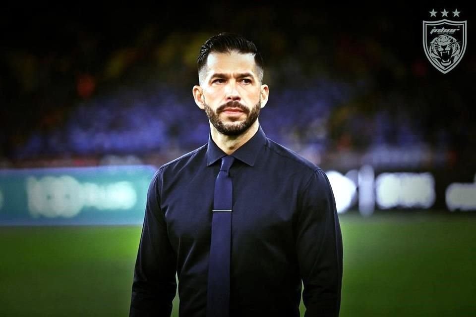 Benjamín Mora, entrenador mexicano del Johor de Malasia.