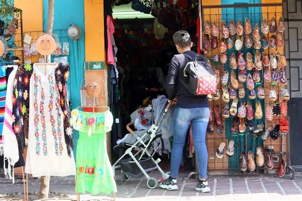 Los negocios de Jalisco sufren la falta de clientes.