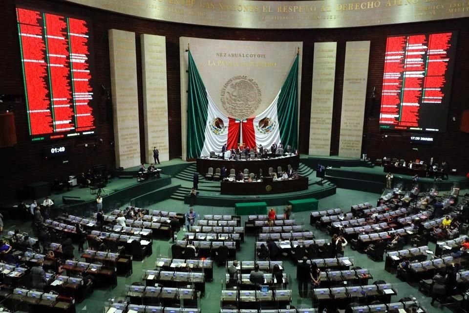 Por cuestiones electorales, Morena y aliados tumbaron propuesta del diputado Sergio Mayer que creaba un cobro adicional al costo de los dispositivos que almacenan contenido en formato digital.
