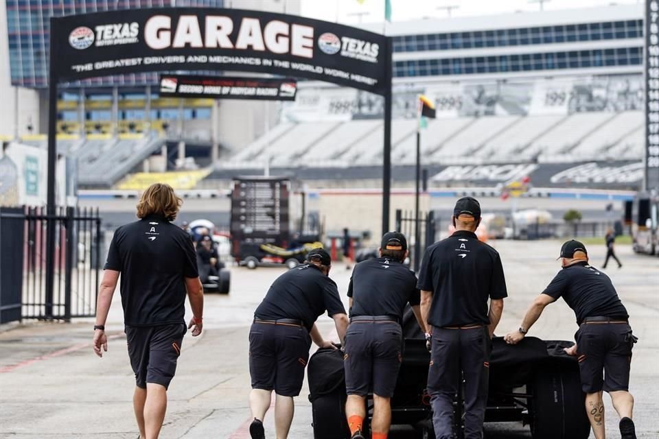 Los equipos, entre ellos el Arrow McLaren SP del regio Patricio O'Ward, tuvieron que modificar sus planes.