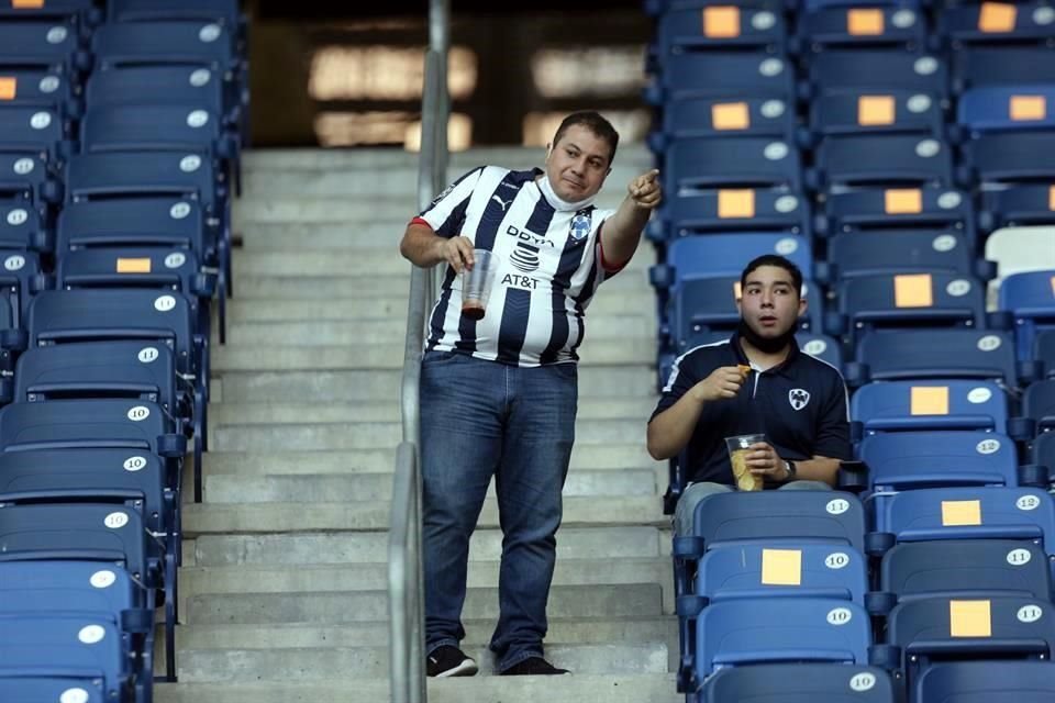 Observa el color en el BBVA  en el duelo Rayados-Mazatlán.