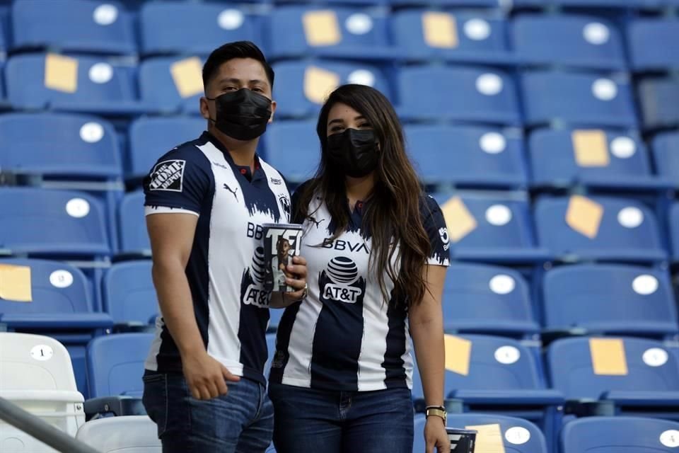 Observa el color en el BBVA  en el duelo Rayados-Mazatlán.