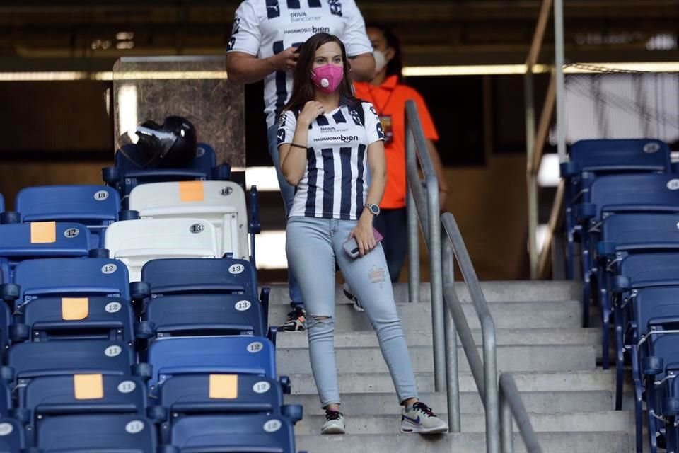 Observa el color en el BBVA  en el duelo Rayados-Mazatlán.