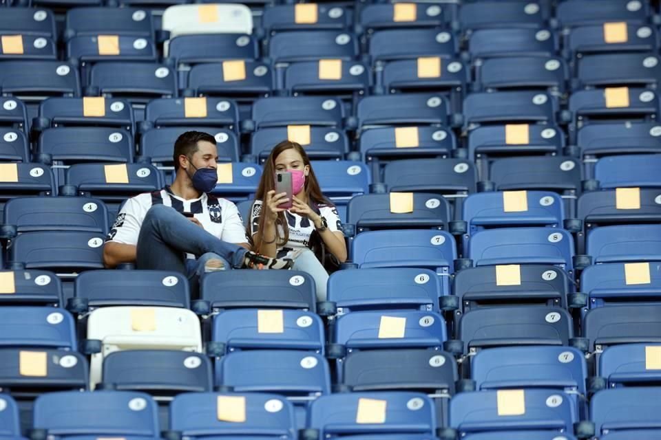 Observa el color en el BBVA  en el duelo Rayados-Mazatlán.