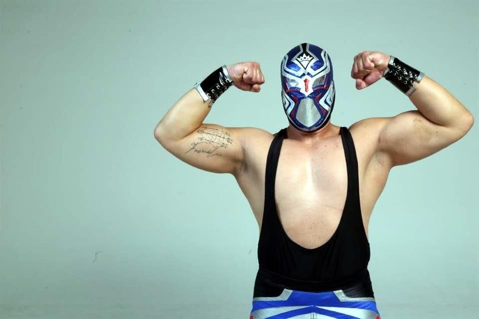 Trono se va ganando su lugar en la Arena Coliseo de Guadalajara.