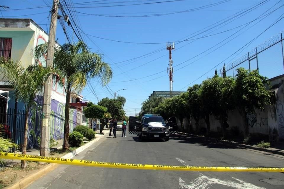 Un hombre fue asesinado a balazos en la Calle Amado Camarena, en la Colonia Beatriz Hernández.