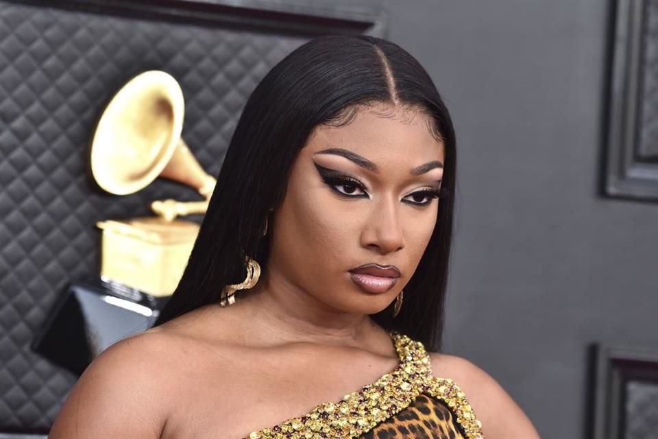 Megan Thee Stallion relató por primera vez sobre el tiroteo que vivió en 2020; aseguró que el rapero Tory Lanez le gritó 'baila perra'.