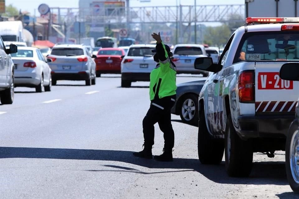 Se desplegó personal en los principales accesos carreteros y vialidades de mayor afluencia vehicular.