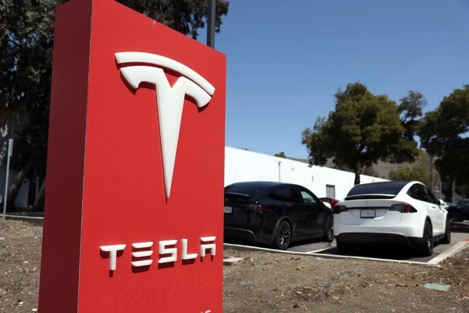 A algunos inversionistas de Tesla les preocupaba que Elon Musk pudiera verse obligado a vender parte de su participación en el fabricante de vehículos eléctricos para pagar Twitter.