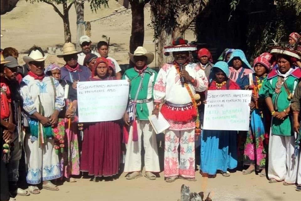 Habitantes de San Sebastián Teponahauxtlán y Tuxpan de Bolaños realizan caminata a CDMX, para tratar de reunirse con AMLO para pedirle ayuda ante conflicto por tierras.