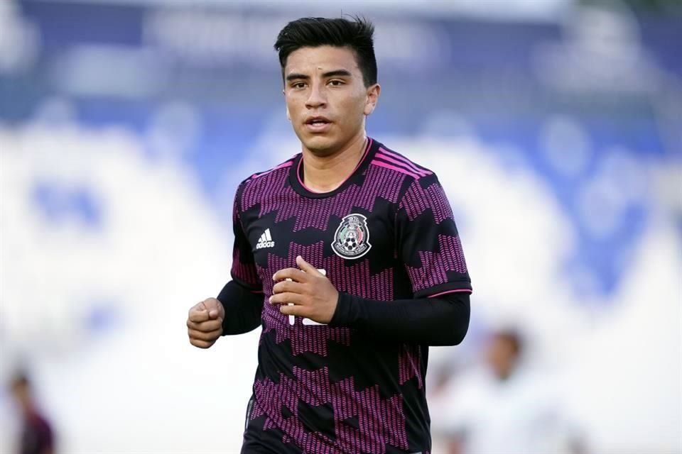 Fernando Beltrán regresó a Chivas para su tratamiento.