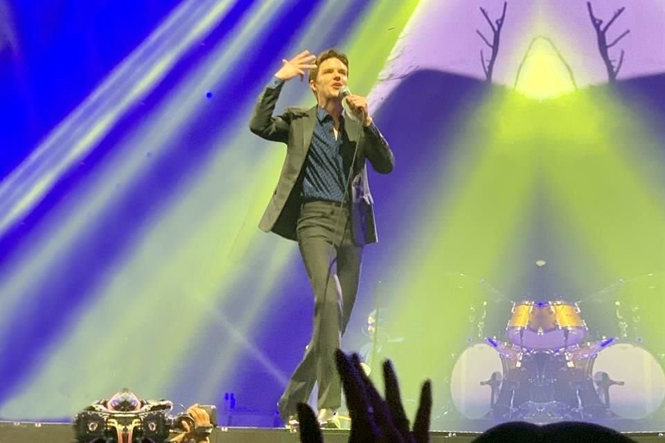 La banda The Killers presentó el primero de los dos conciertos que ofrecerá en la Ciudad.