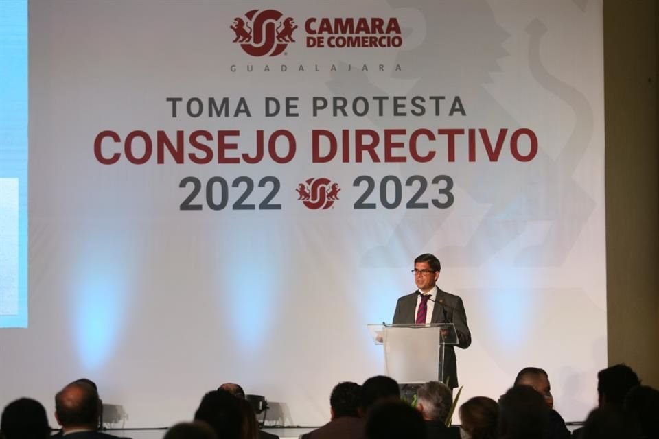 Raúl Uranga toma protesta como Presidente del Consejo Directivo 2022- 2023 de la Cámara de Comercio de Guadalajara.