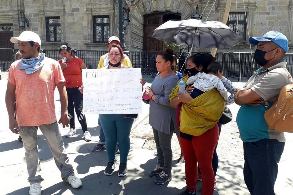 Habitantes de la zona de Arroyo Seco se reunieron con las autoridades en Palacio de Gobierno.