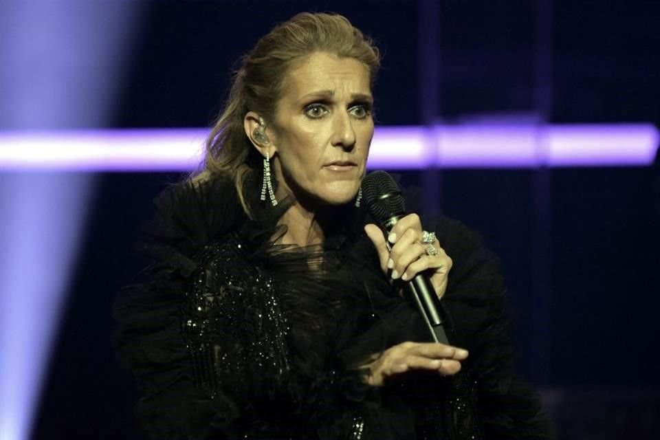 Céline Dion pospuso nuevamente su gira Courage World por Europa, debido a los espasmos musculares que sigue presentando.