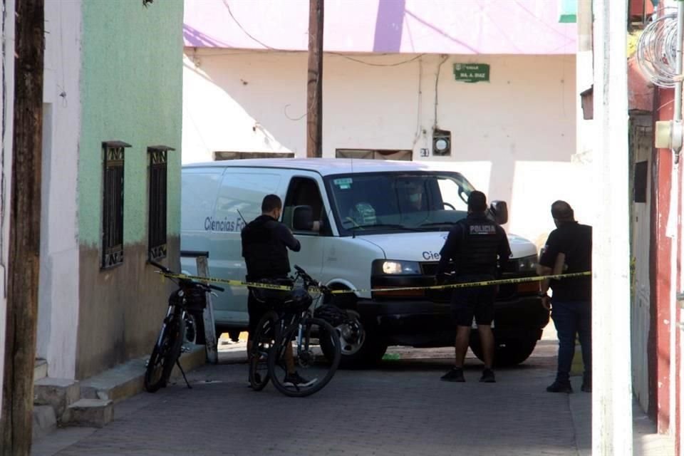 Ciclopolicías de Zapopan que vigilan el área fueron las primeras autoridades en acudir al lugar y acordonar.