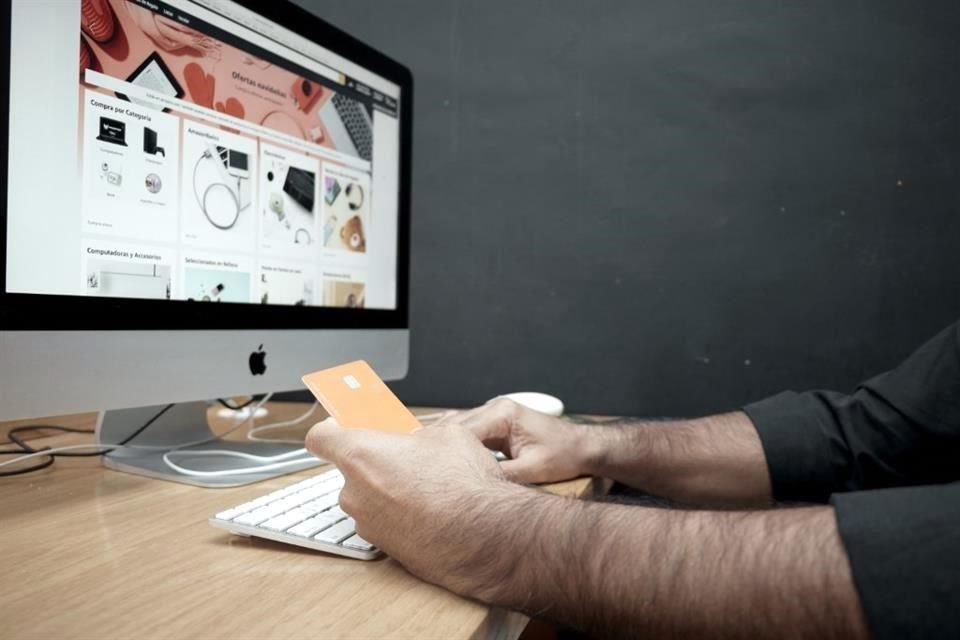Estudio revela que en México, 72.1 por ciento de usuarios de Internet que hicieron compras en línea adquirieron bienes para uso personal.