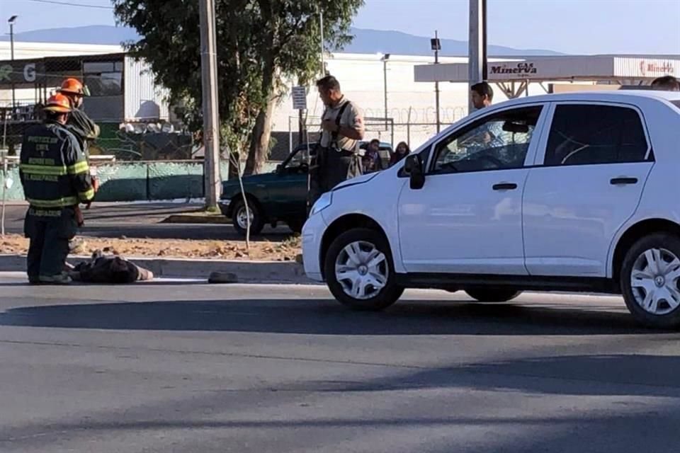 Una persona en aparente situación de calle murió atropellada esta tarde, en la Colonia San Sebastianito, de Tlaquepaque.