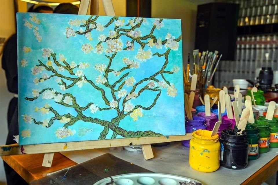 Tiempo de calidad es lo que necesitas con mamá, por eso llévala a crear una obra a la experiencia 'Pintor por un Día', en la colonia Roma.