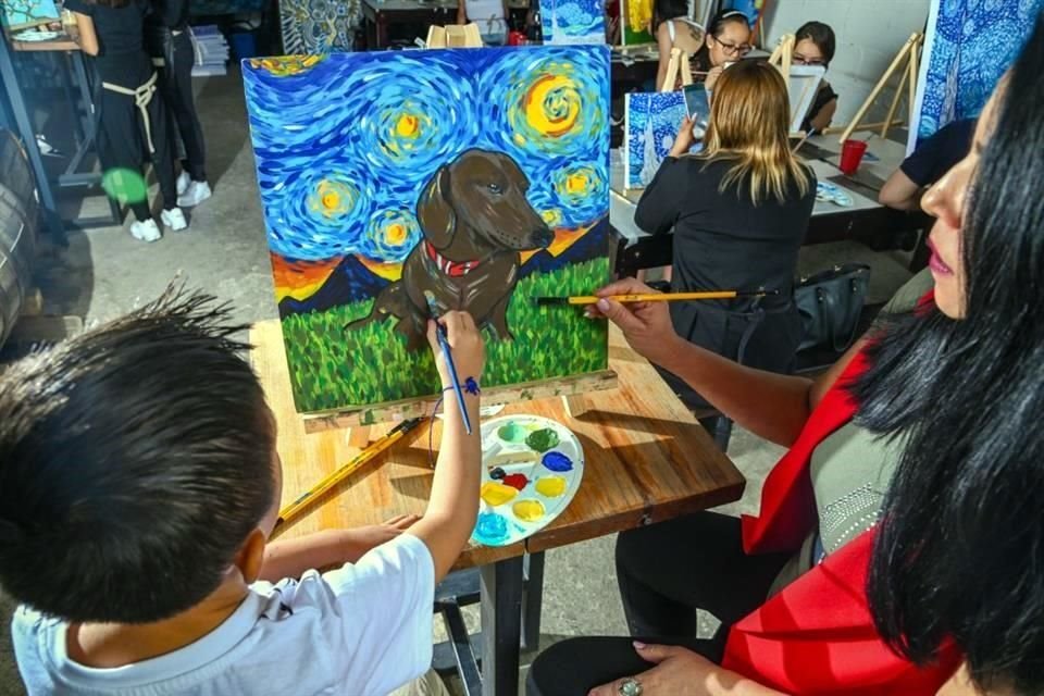 Tiempo de calidad es lo que necesitas con mamá, por eso llévala a crear una obra a la experiencia 'Pintor por un Día', en la colonia Roma.