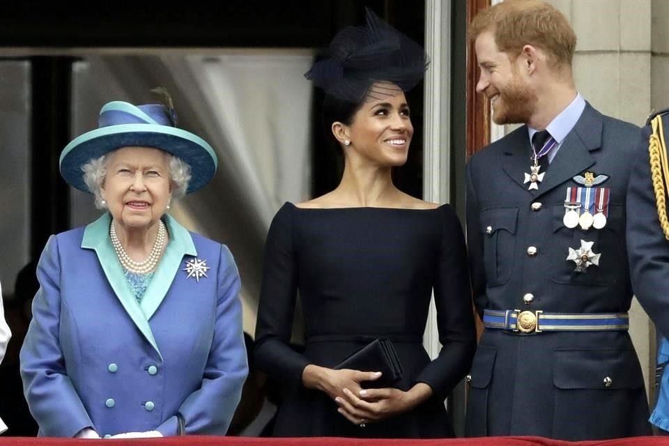 Enrique y Meghan asistirán a las celebraciones de Jubileo de la Reina Isabel; pero la casa real dijo que no la acompañarán en el balcón.