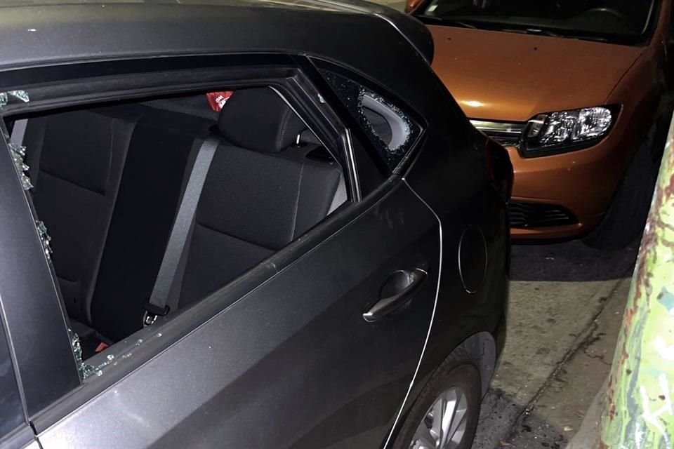 En redes sociales, los afectados suben imágenes de sus autos 'cristaleados'. La autoridad sólo exhorta a denunciar.