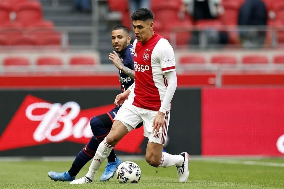 El mexicano Edson Álvarez jugó los 90 minutos y se llevó la tarjeta amarilla.