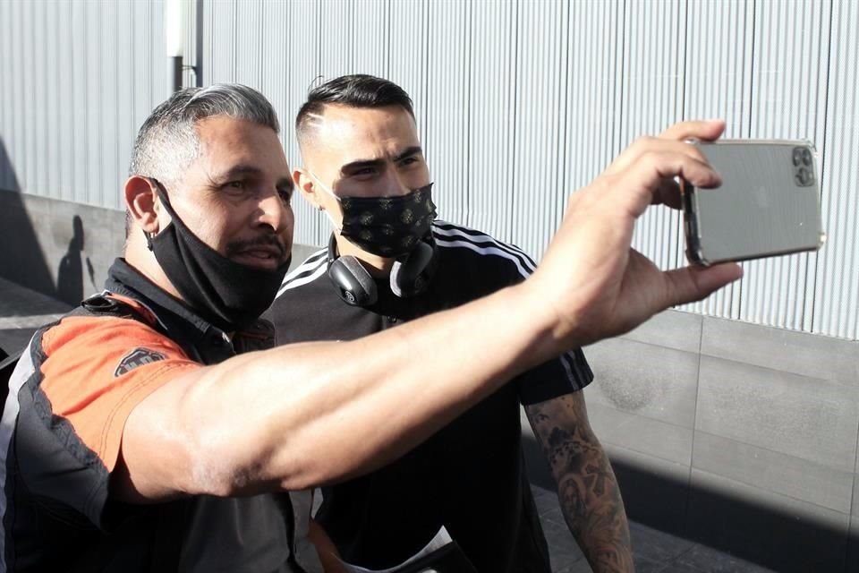 No jugará la vuelta de Cuartos de 'Conca' ante Rayados por suspensión, pero aún así Lucas Zelarayán hizo el viaje.