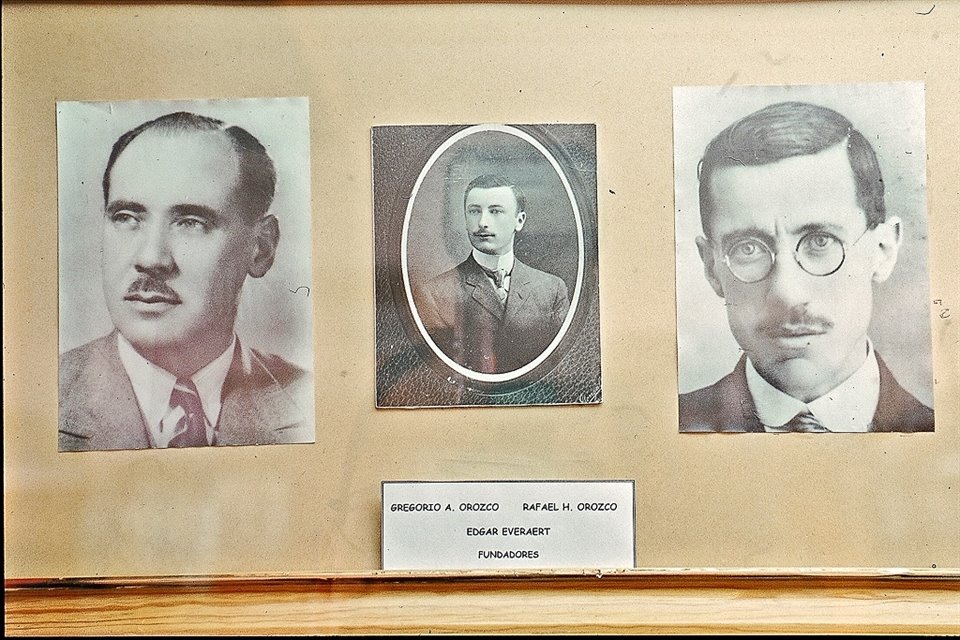 Edgar Everaert (centro) y los hermanos Gregorio (izq.) y Rafael Orozco fundaron lo que hoy son las Chivas.