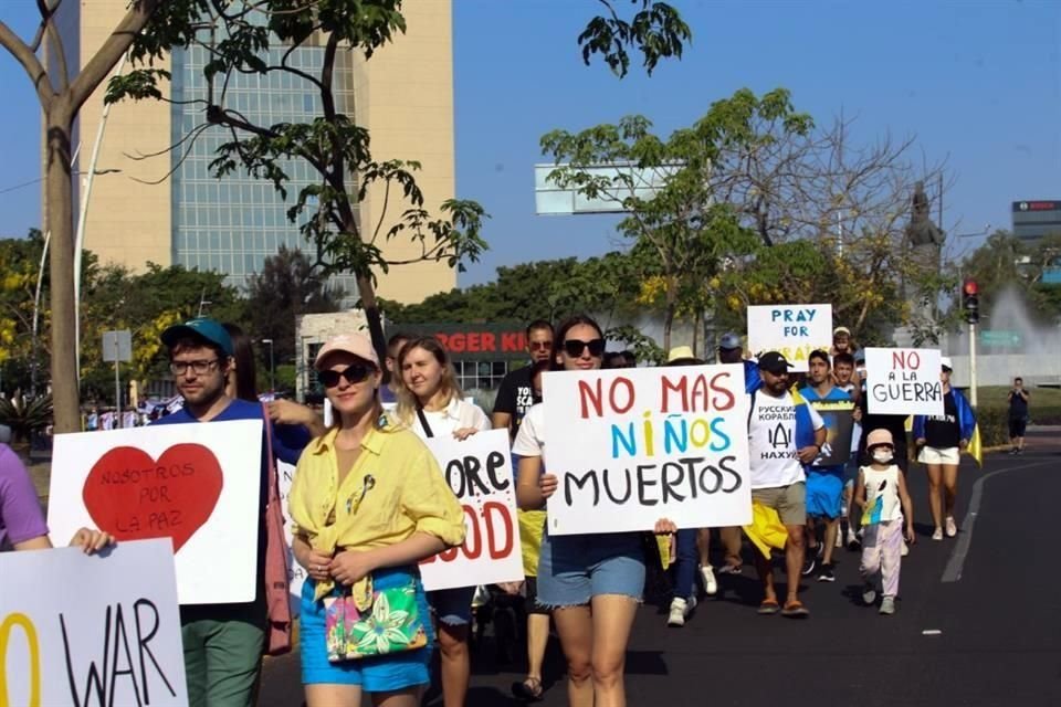 Manifestación de Ucranianos contra la invasión de Rusia a Ucrania.