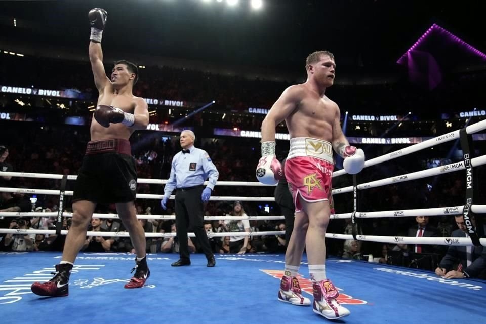 Dmitry Bivol le propinó al 'Canelo' su primera derrota en nueve años.