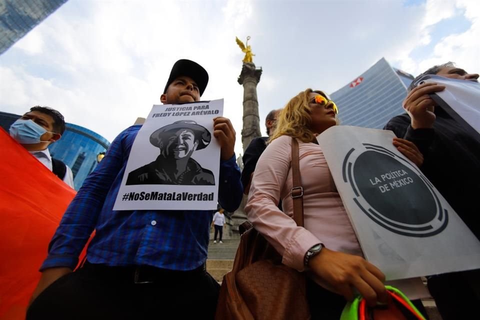 Durante protesta en CDMX por asesinatos de periodistas, familiares reclamaron por la impunidad que persiste en casos ocurridos en México.